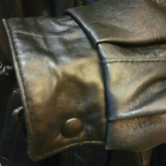 Di Capra International Lamb Leather Hooded Coat - Picture 6 of 16